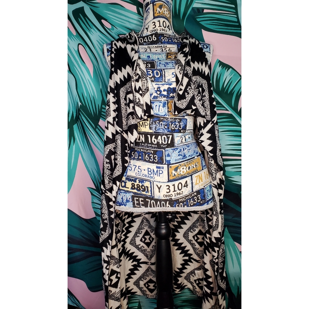 Timing sleeveless cardigan